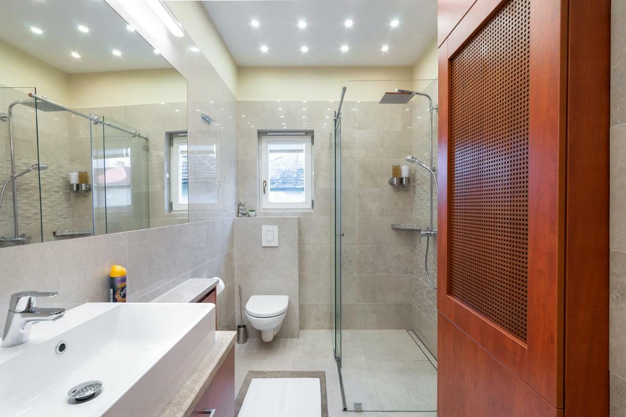 Citypark Deluxe Apartamento Budapeste